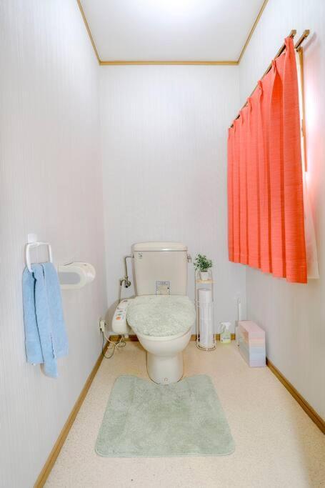 Appartamento 鶴橋駅徒歩2分 トイレ浴室複数あり3階建て一軒家車庫付き Osaka Esterno foto