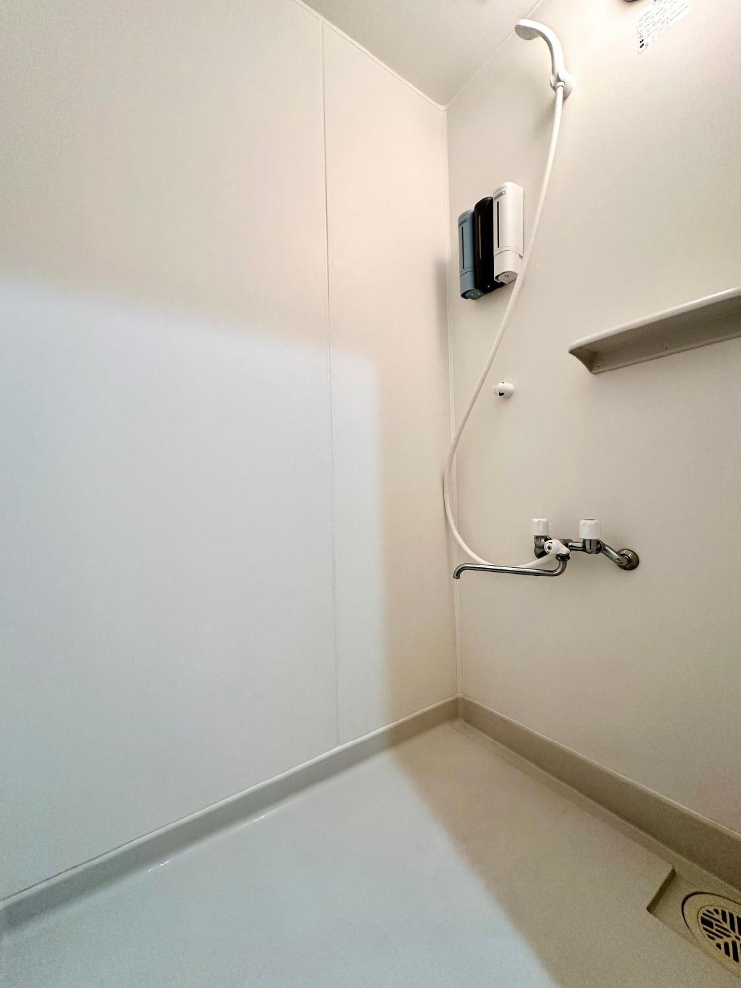 Appartamento 鶴橋駅徒歩2分 トイレ浴室複数あり3階建て一軒家車庫付き Osaka Esterno foto